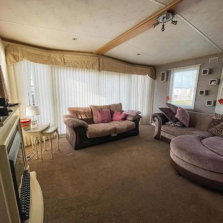 6 Berth Caravan For Hire At Seawick Holiday Park In Clacton-On-Sea Ref 27049Sw Extérieur photo